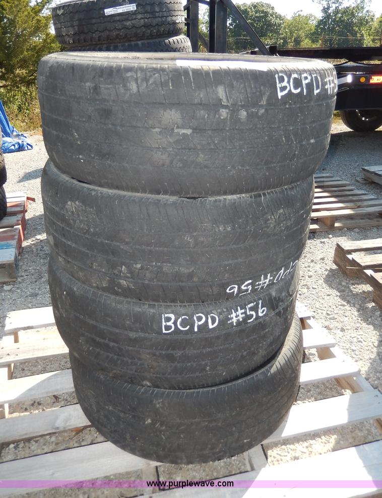 image for item AV9525 (4) used 235/55R17 tires