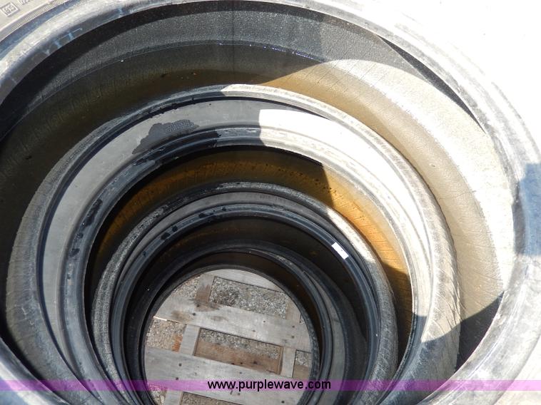 image for item AV9525 (4) used 235/55R17 tires