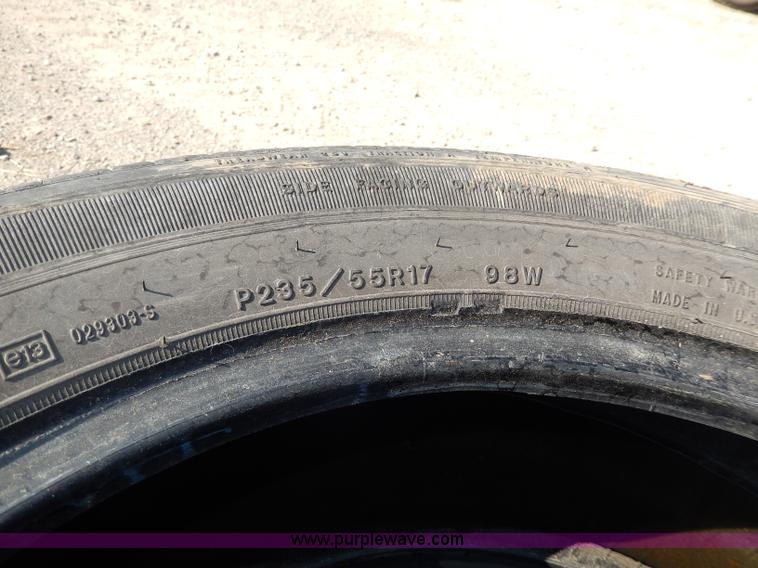 image for item AV9525 (4) used 235/55R17 tires
