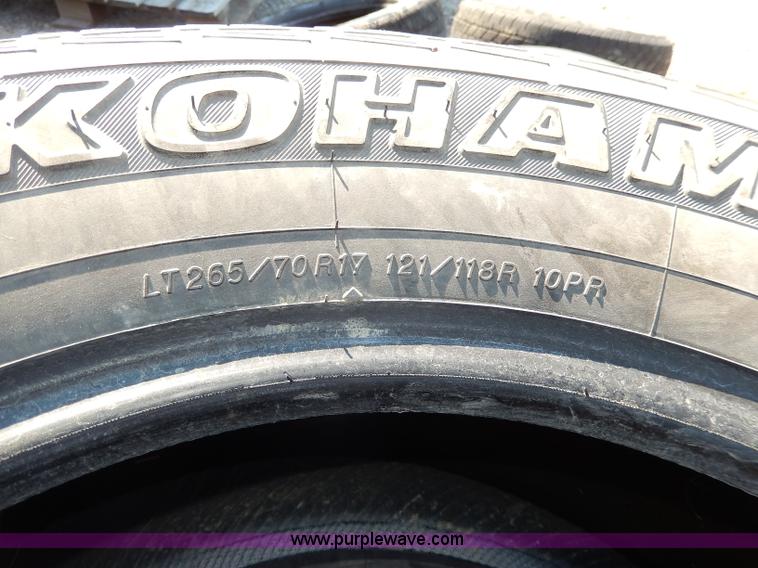 image for item AV9525 (4) used 235/55R17 tires