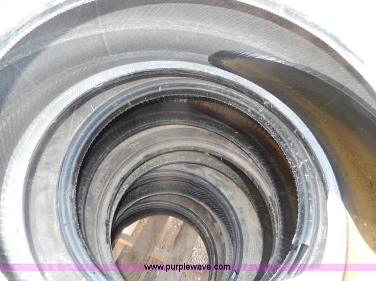 image for item AV9526 (5) used 265/70R17 tires