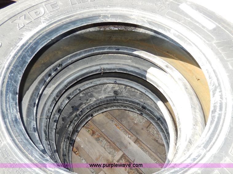 image for item AV9527 (3) used 11R22.5 tires