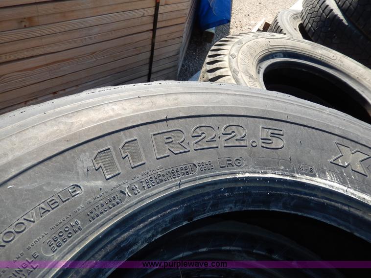 image for item AV9527 (3) used 11R22.5 tires