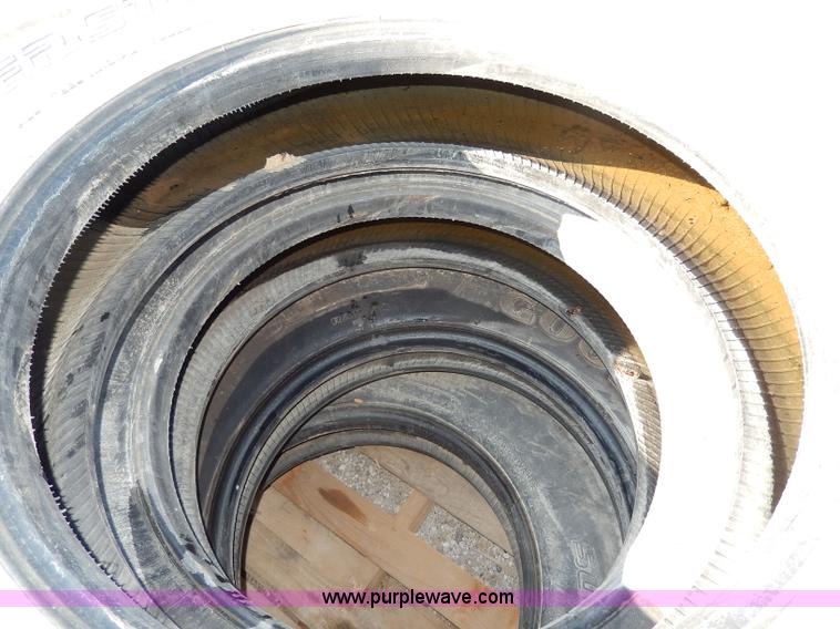 image for item AV9531 (4) used 11R22.5 tires