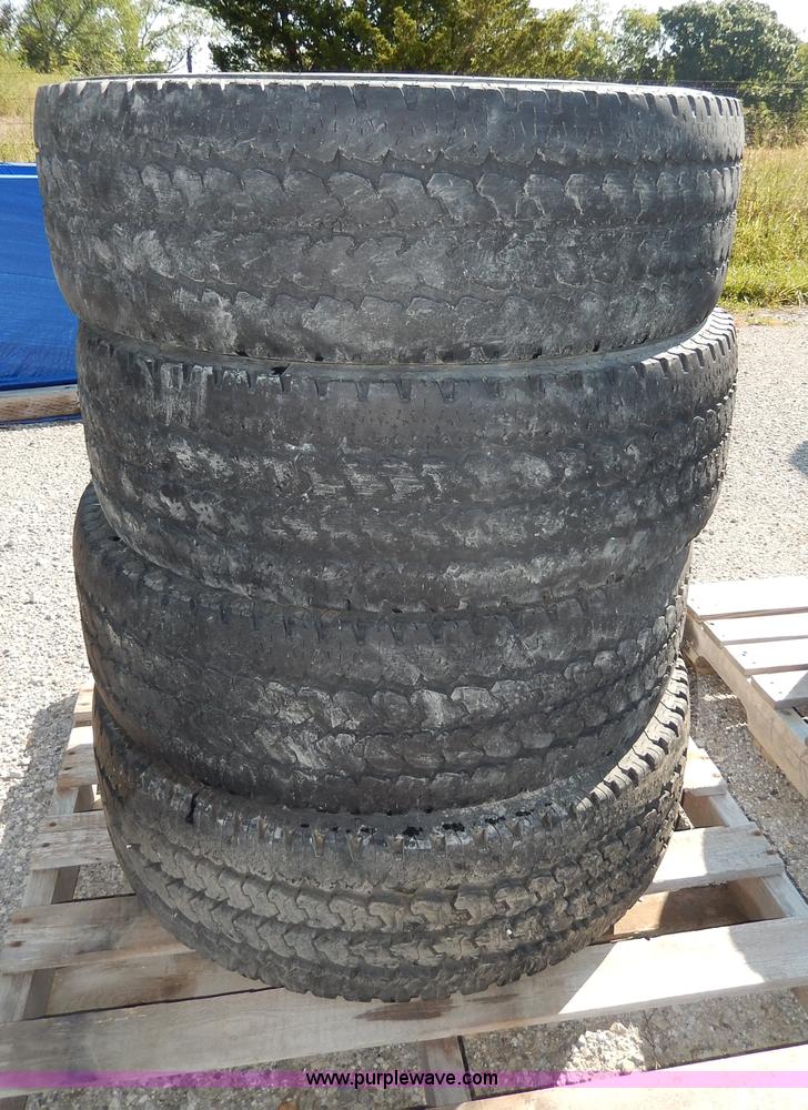 image for item AV9533 (4) used 275/70R18 tires
