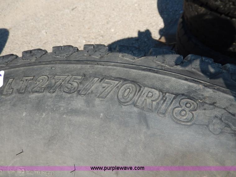 image for item AV9533 (4) used 275/70R18 tires