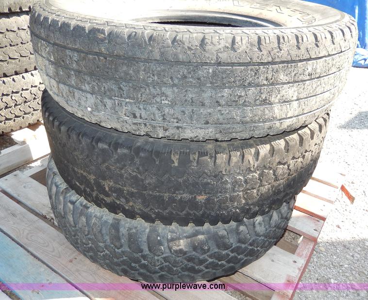 image for item AV9534 (3) used 235/85R16 tires