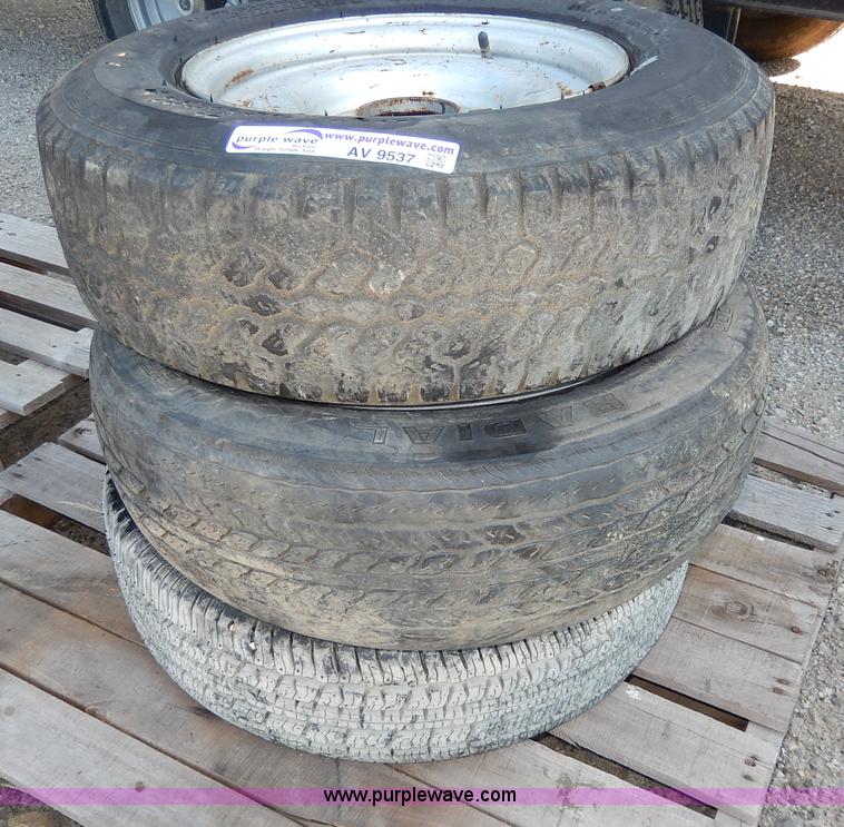 image for item AV9537 (3) used 195/75R14 tires and wheels