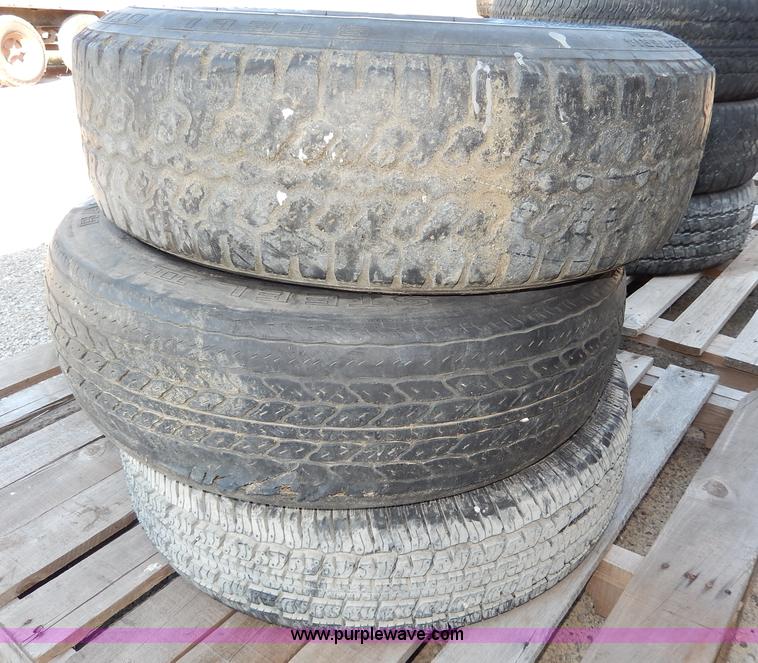 image for item AV9537 (3) used 195/75R14 tires and wheels