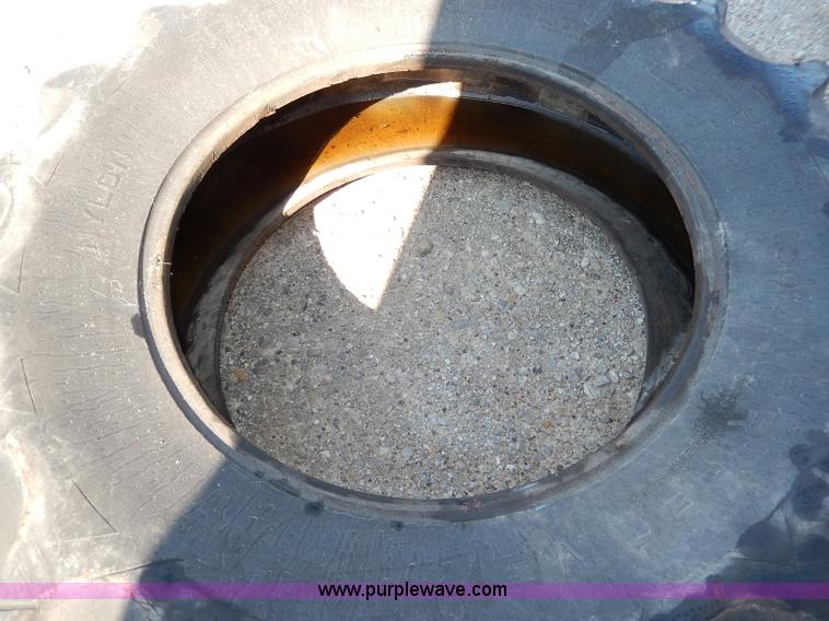 image for item AV9538 Used Co-op 16.9-28 tire