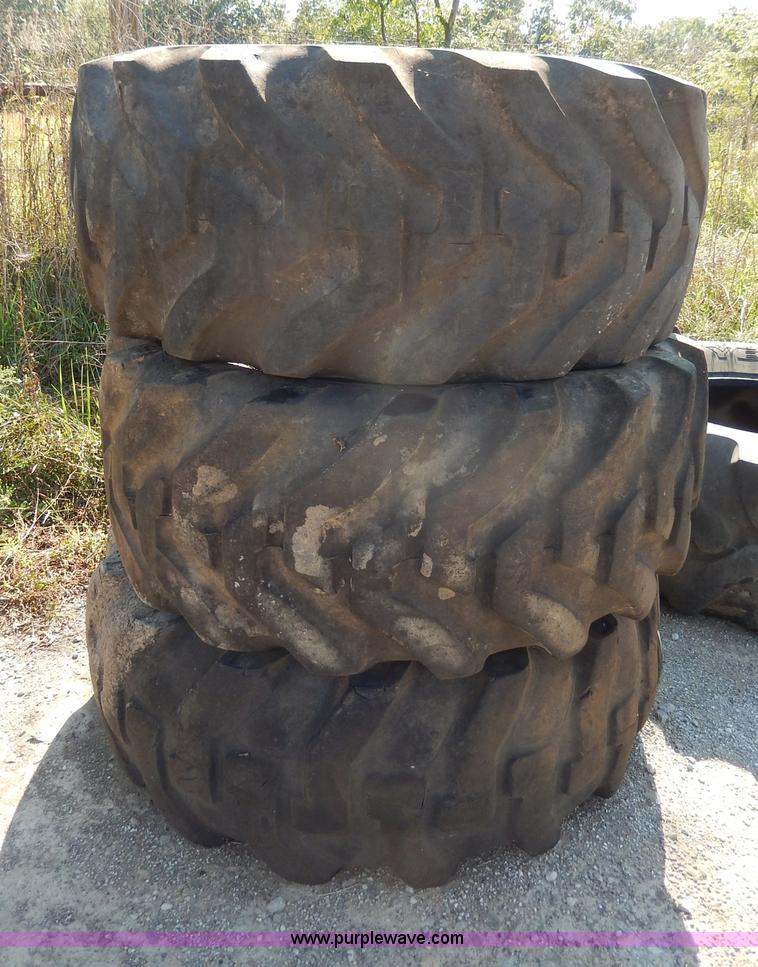 image for item AV9539 (3) used 17.5-24 tires