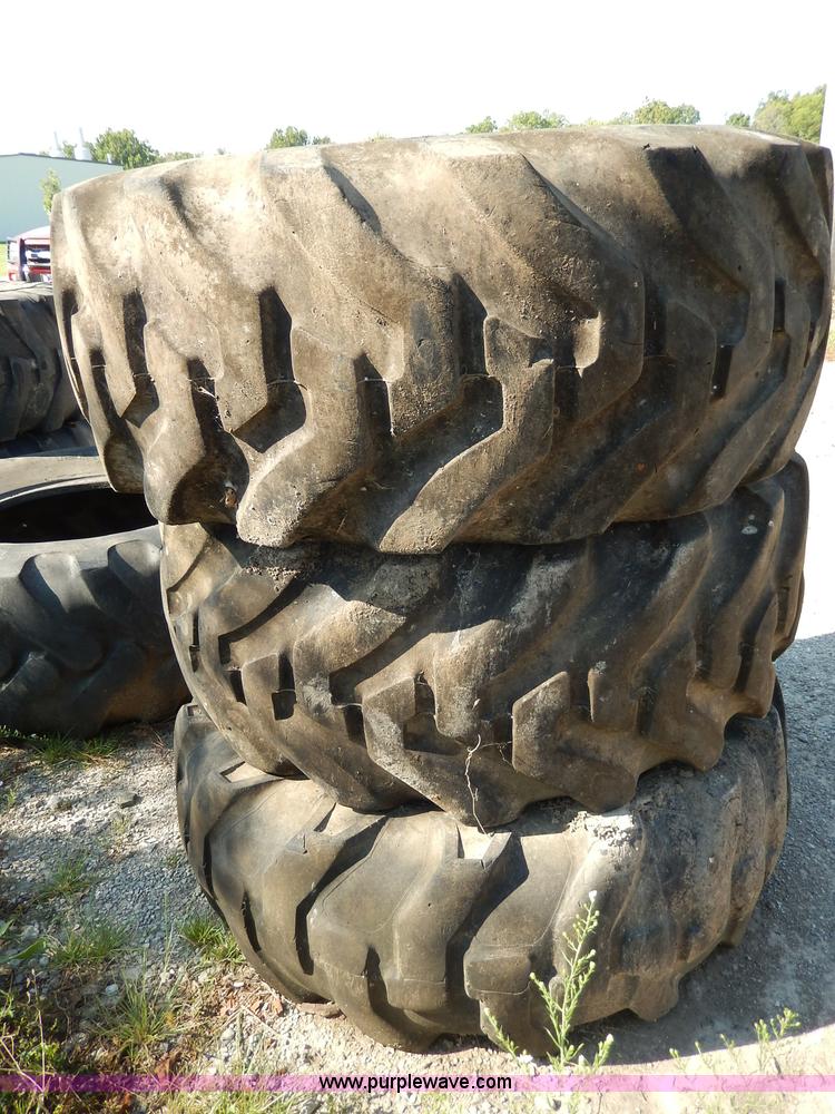 image for item AV9539 (3) used 17.5-24 tires