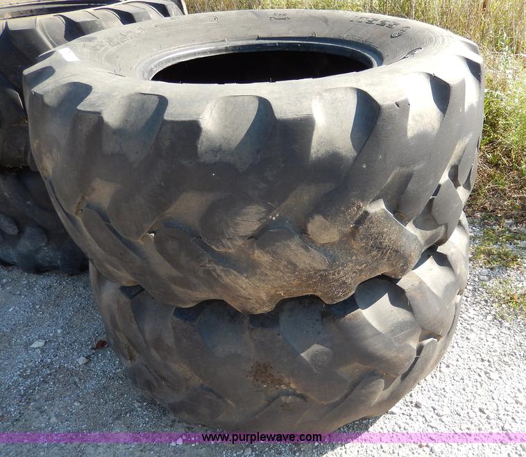 image for item AV9540 (5) used 19.5-24 tires