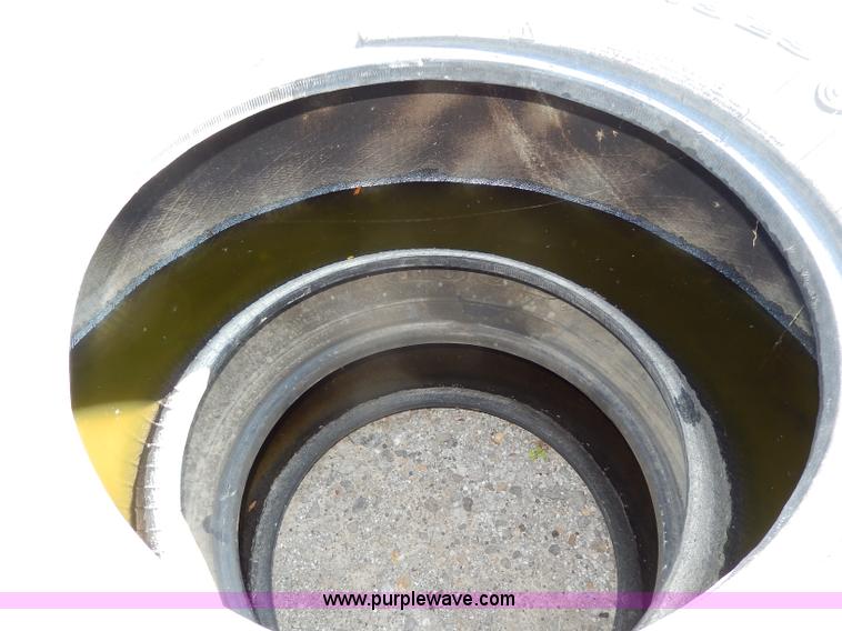 image for item AV9540 (5) used 19.5-24 tires