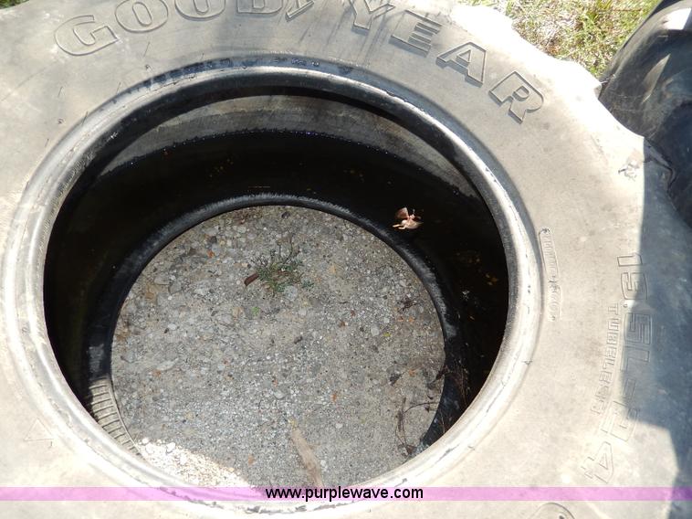 image for item AV9540 (5) used 19.5-24 tires