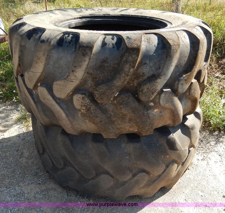 image for item AV9541 (2) used 19.5-24 tires