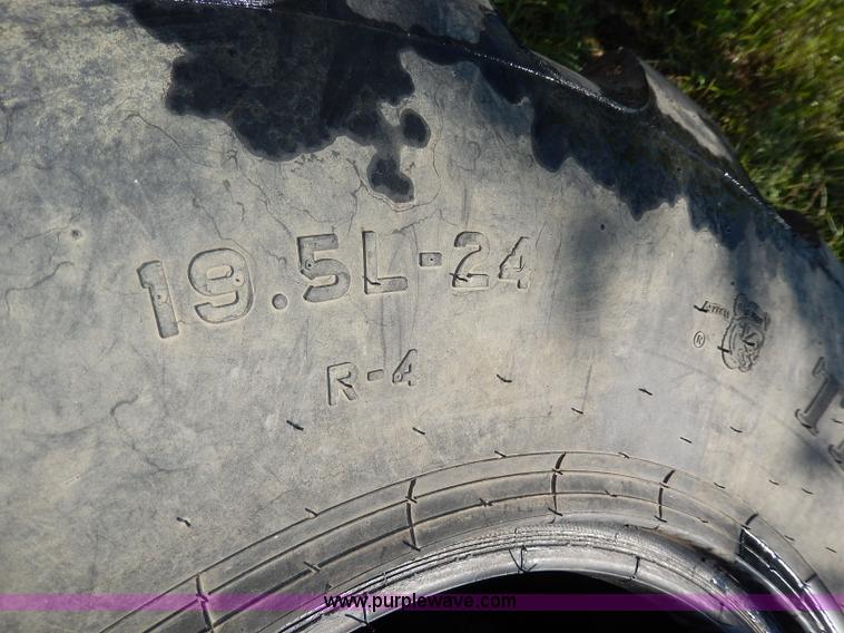 image for item AV9541 (2) used 19.5-24 tires