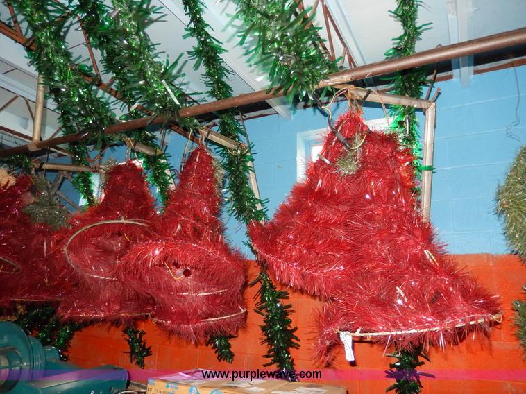 image for item AV9550 Assorted street light hanging Christmas decorations