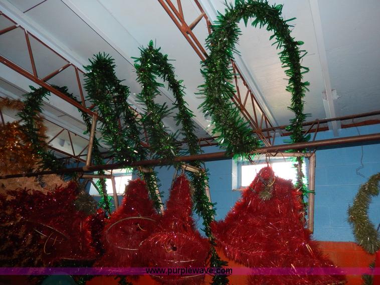 image for item AV9550 Assorted street light hanging Christmas decorations