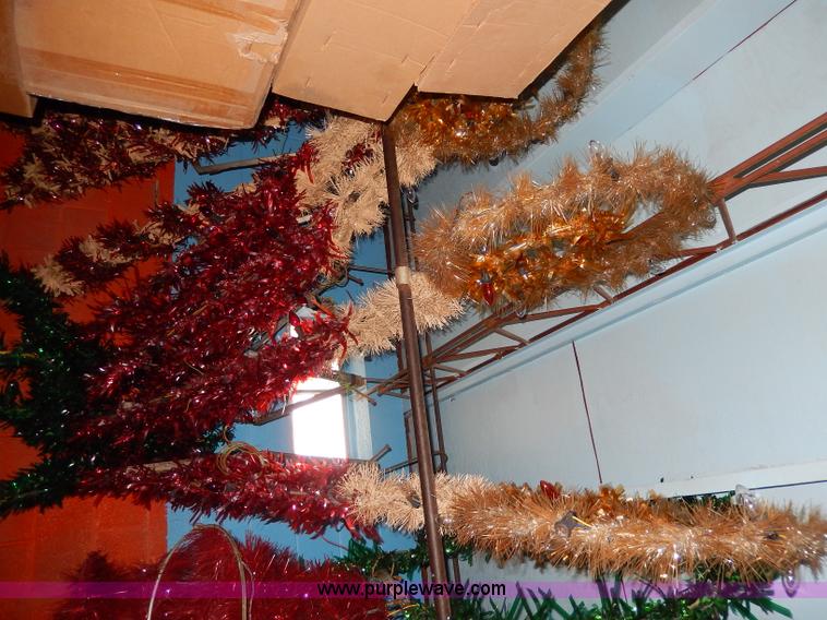 image for item AV9550 Assorted street light hanging Christmas decorations