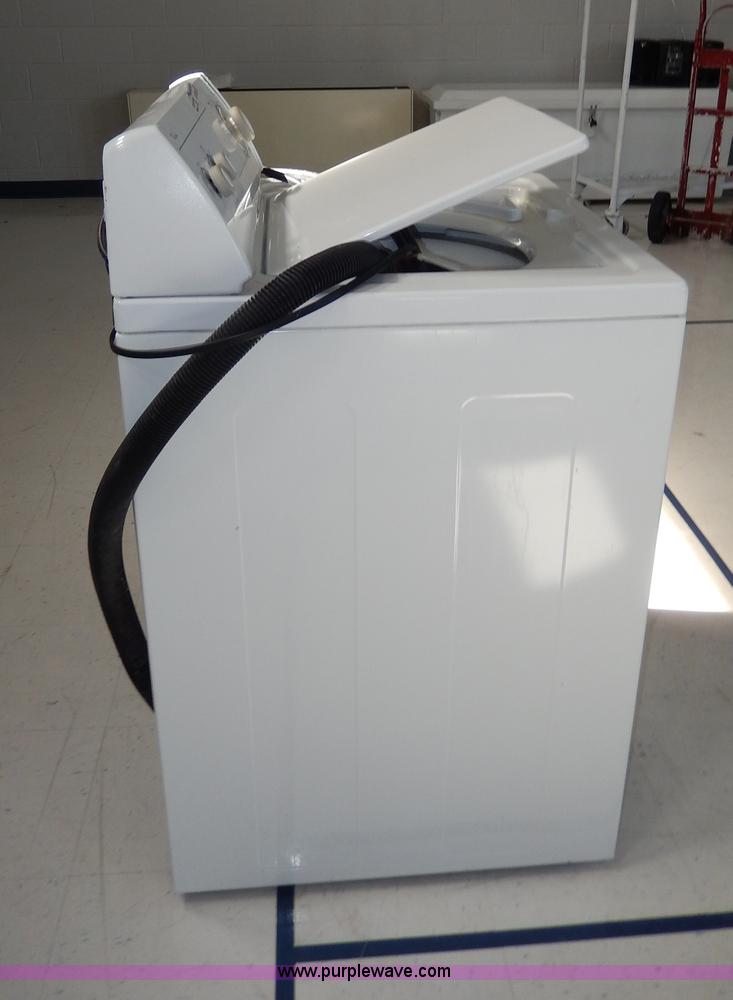 image for item AV9594 Whirlpool washing machine