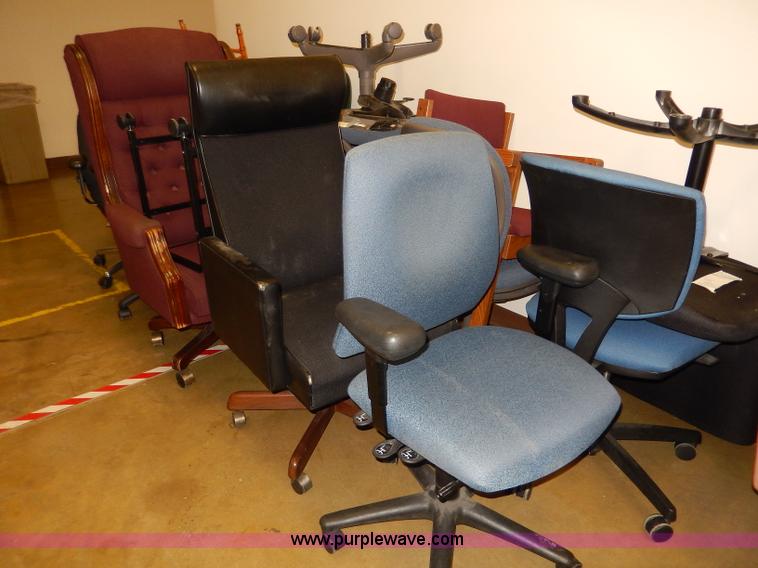 image for item AV9744 (42) assorted office chairs