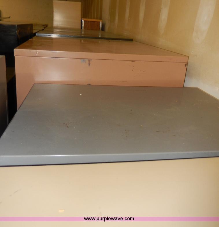 image for item AV9746 (19) metal filing cabinets