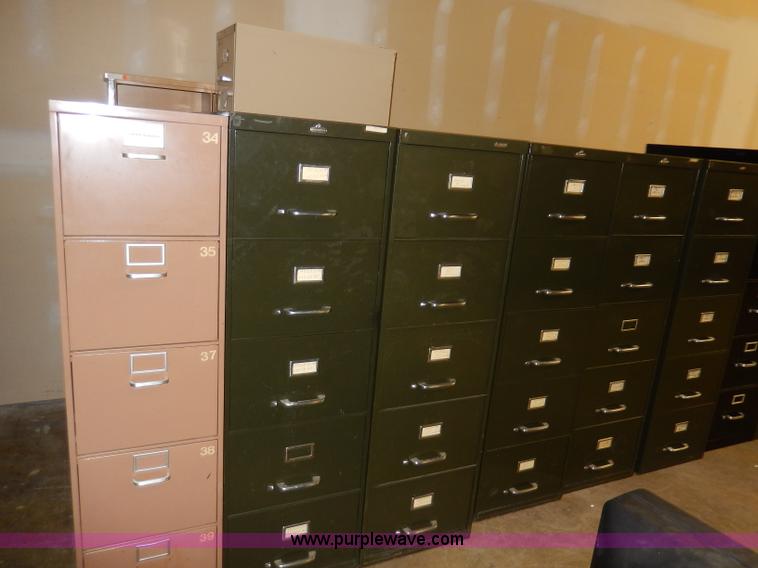 image for item AV9746 (19) metal filing cabinets