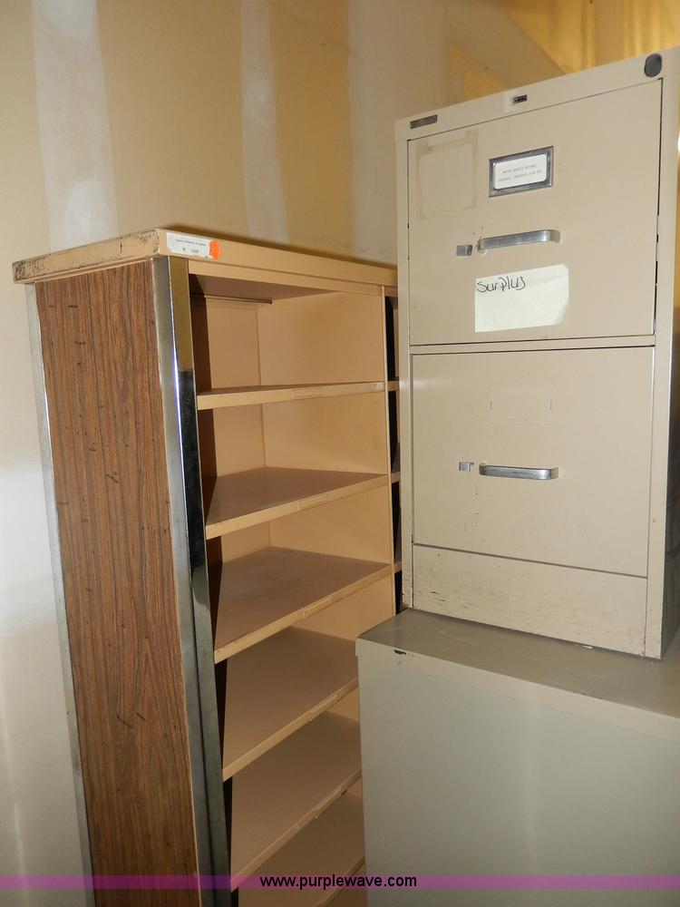 image for item AV9746 (19) metal filing cabinets