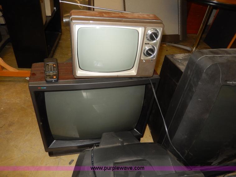 image for item AV9749 (5) assorted televisions