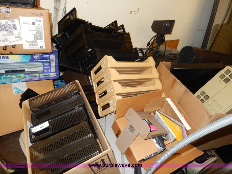 image for item AW9500 Assorted equipment