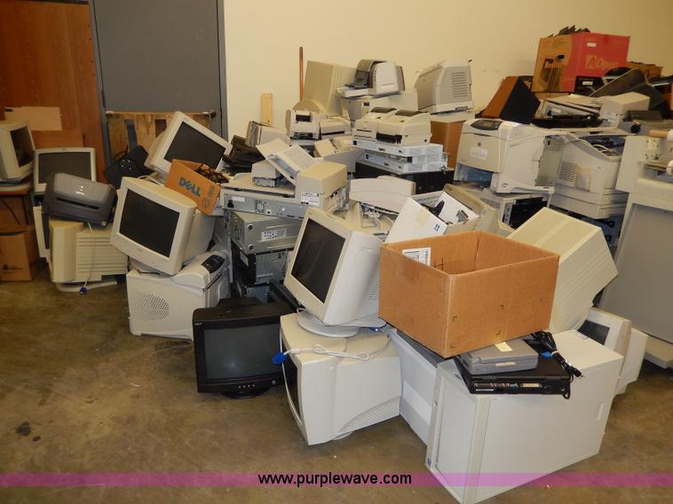 image for item AW9504 Assorted electronics