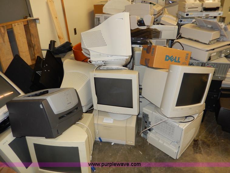 image for item AW9504 Assorted electronics