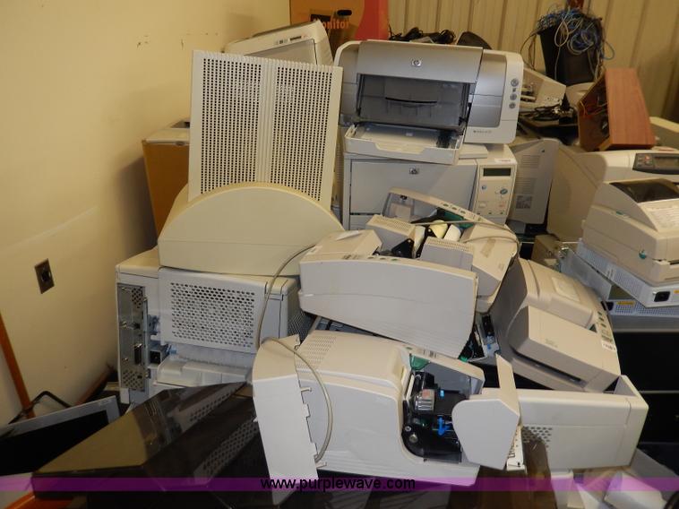 image for item AW9504 Assorted electronics