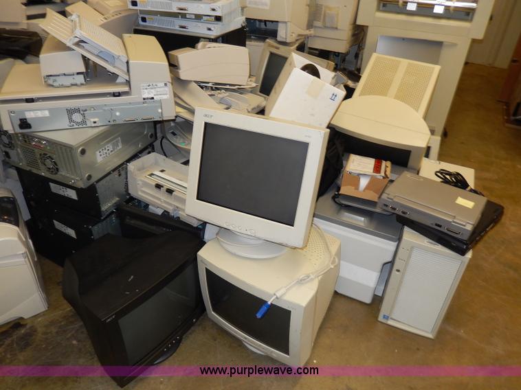 image for item AW9504 Assorted electronics