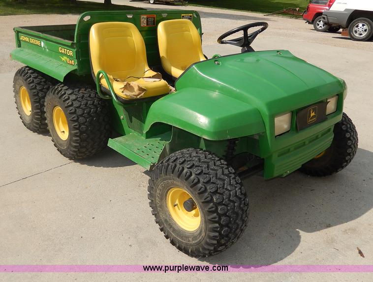 image for item AW9580 2000 John Deere Gator