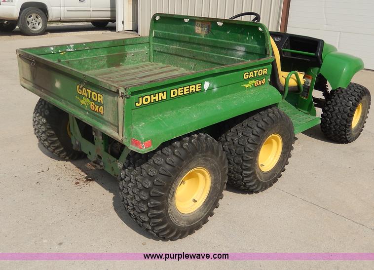 image for item AW9580 2000 John Deere Gator