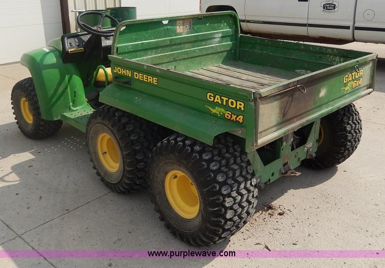 image for item AW9580 2000 John Deere Gator