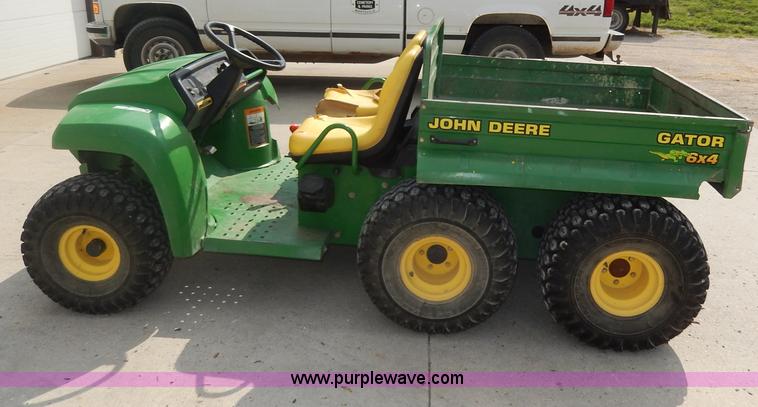 image for item AW9580 2000 John Deere Gator