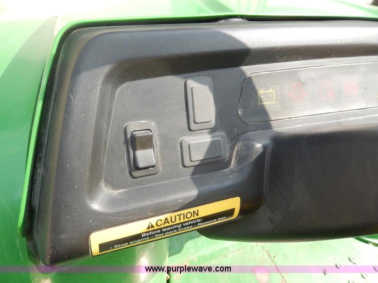 image for item AW9580 2000 John Deere Gator