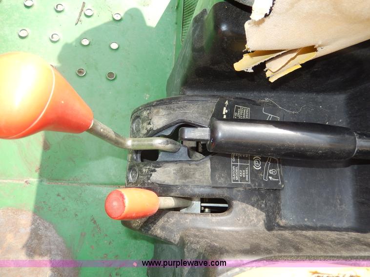 image for item AW9580 2000 John Deere Gator