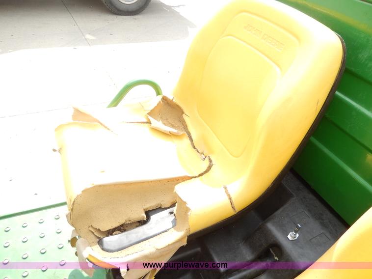 image for item AW9580 2000 John Deere Gator