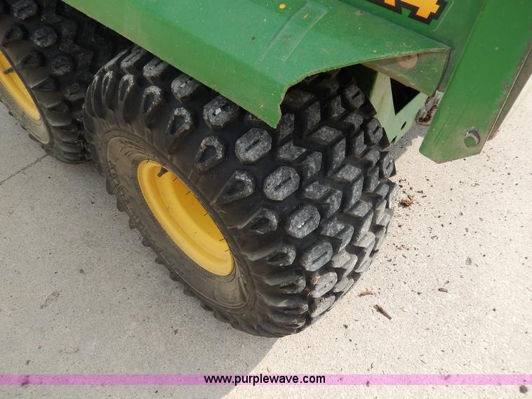 image for item AW9580 2000 John Deere Gator