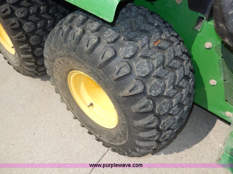 image for item AW9580 2000 John Deere Gator