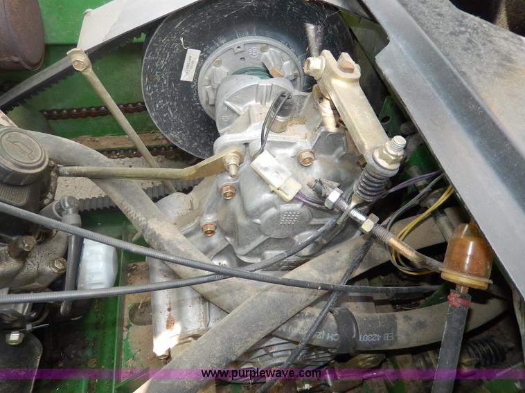 image for item AW9580 2000 John Deere Gator