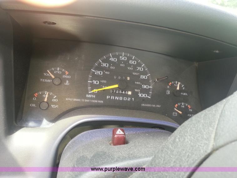 image for item C1343 1997 Chevrolet S10 LS pickup truck