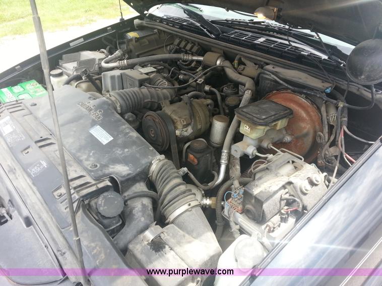 image for item C1343 1997 Chevrolet S10 LS pickup truck