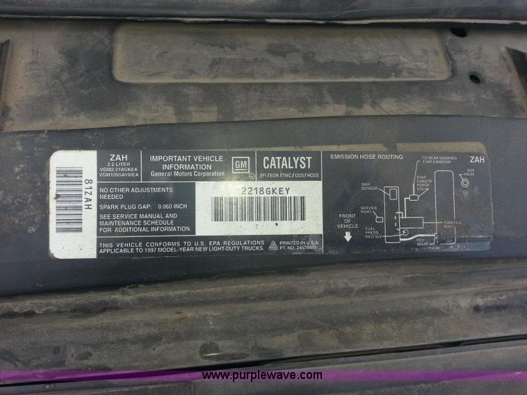 image for item C1343 1997 Chevrolet S10 LS pickup truck