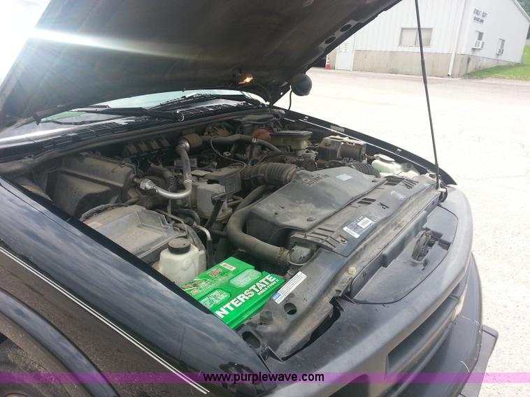 image for item C1343 1997 Chevrolet S10 LS pickup truck