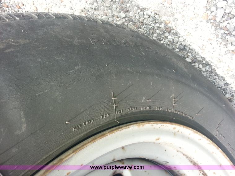 image for item C1343 1997 Chevrolet S10 LS pickup truck